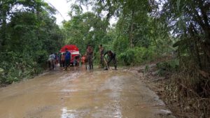 Pasca Banjir, Puluhan Personel Banser ‘Maen Lumpur’