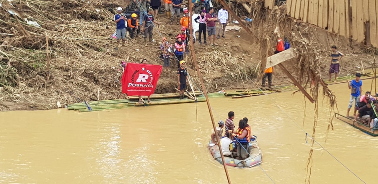 Anak-Anak Korban Banjir di Lebak Butuh Perlengkapan Sekolah