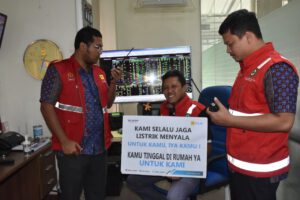 Jaga Pasokan Listrik Rumah Sakit Rujukan Corona, Petugas PLN di Banten Siaga 24 Jam