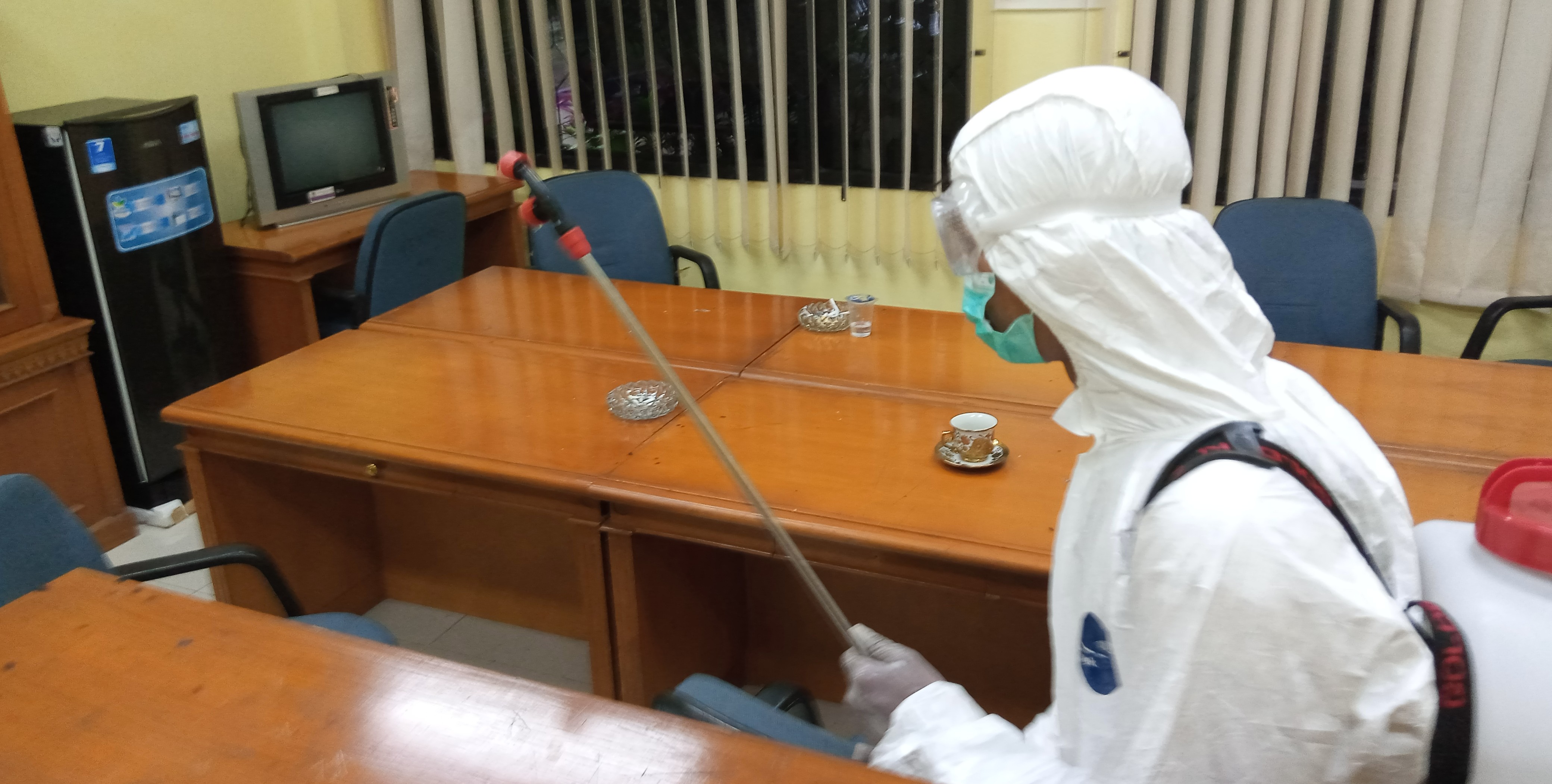 Kantor DPRD Kabupaten Tangerang Disemprot Disinfektan, Dimulai dari Ruang Pimpinan Dewan