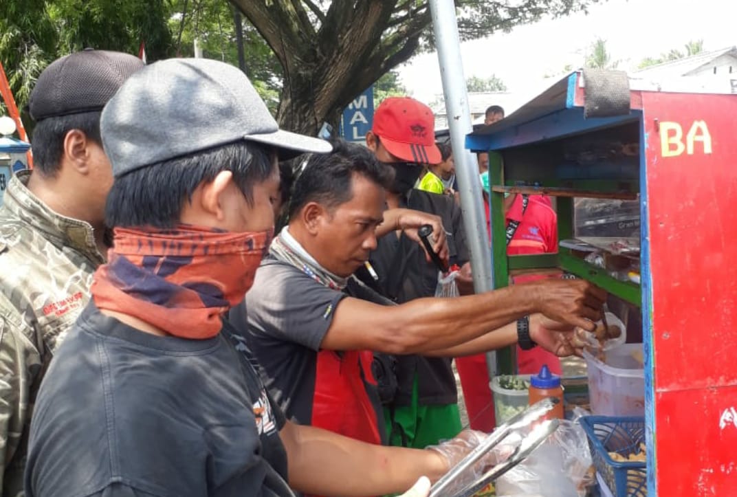 Penjual Batagor di Kota Cilegon Gratiskan Dagangan ke Sopir Angkot