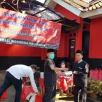 Ketua Fraksi PDIP Bagi-Bagi Paket Sembako ke Ratusan Yatim – Piatu di Cisauk