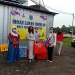 Divisi Perempuan Pejuang Bravo Lima Bagikan Ratusan Nasi Box ke Tenaga Medis di Tangsel