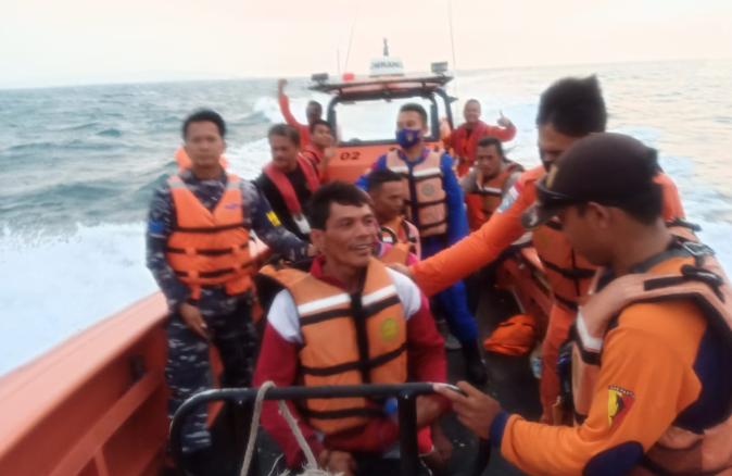 3 Nelayan Asal Labuan Kembali Ditemukan Timsar di Dekat AGK