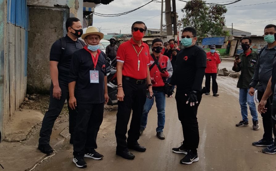 Peringati HUT PDIP ke-48, Yasona Pimpin Bersih-Bersih Sungai di Dadap Tangerang