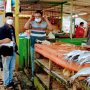 PPKM Darurat: Pedagang Pasar Pelangi Diberi Masker Gratis, Pedagang di Curug Cuma Dapat Surat Imbauan