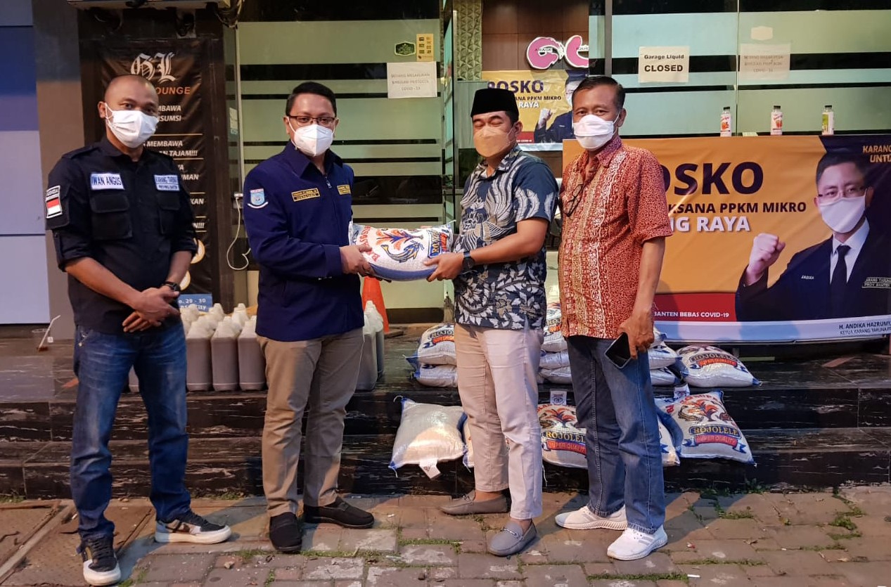 MPKT Banten Kawal Distribusi Beras di Posko PPKM Karang Taruna Tangsel