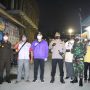 Malam-malam Pedagang di Pasar Kemis Tangerang Diguyur Paket Sembako