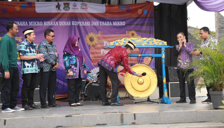 Hari Jadi ke-392 Kabupaten Tangerang, Pj Bupati Tangerang Buka Food Festival UMKM di Kecamatan Curug