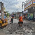 DBMSDA Genjot Perbaikan Jalan Kukun–Rajeg, Pastikan Mobilitas Warga Aman