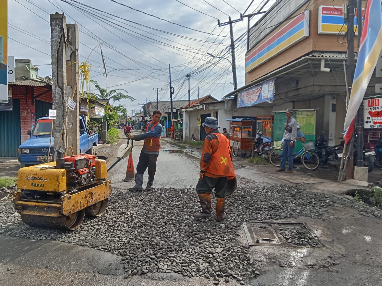 DBMSDA Genjot Perbaikan Jalan Kukun–Rajeg, Pastikan Mobilitas Warga Aman