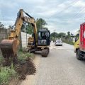 Respons Cepat! DBMSDA Tangerang Keruk Sedimentasi di Jalan Jatake-Babakan