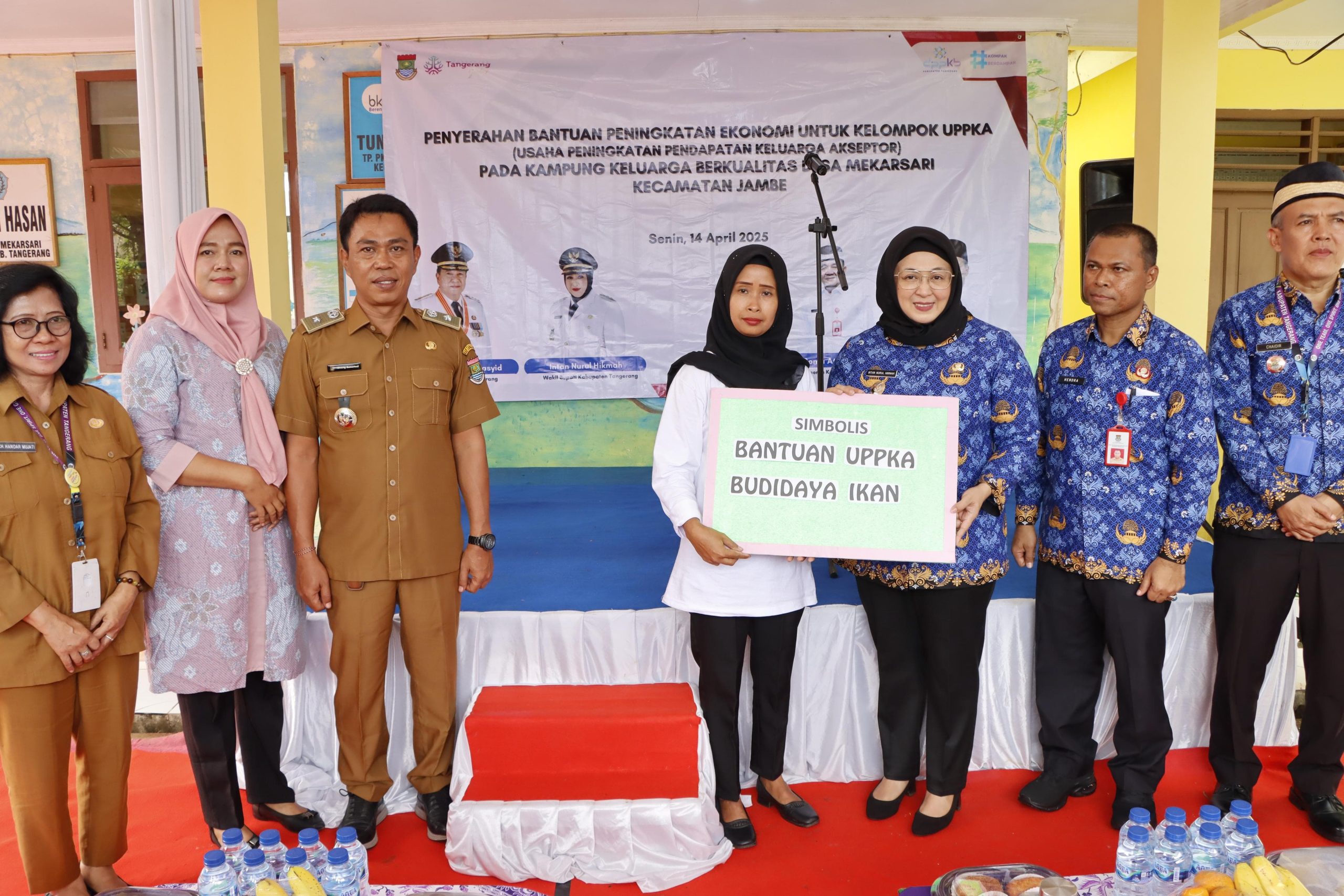 Wabup Intan Dorong Ekonomi Desa Lewat Budidaya Lele di Kampung KB Mekarsari