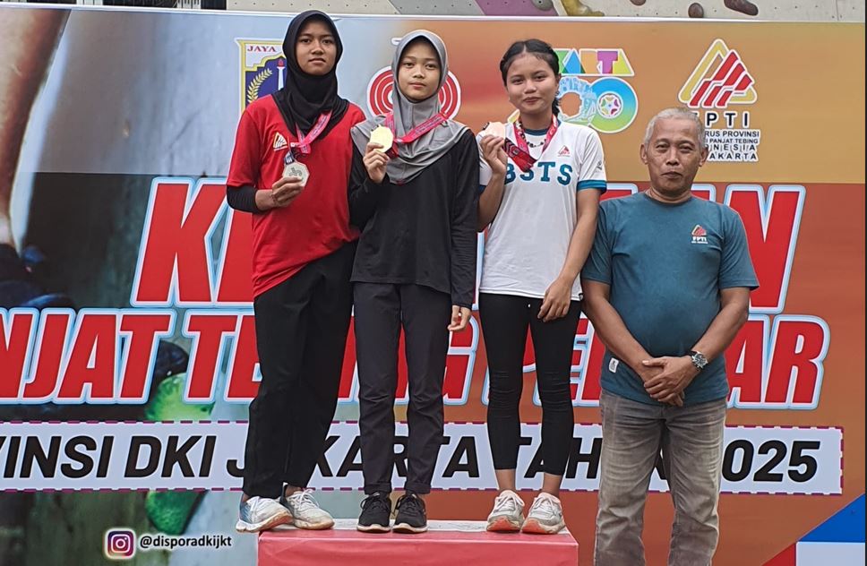 Atlet FPTI Kabupaten Tangerang Nisa Anggelia Boyong Emas pada Kejuaraan Panjat Tebing Pelajar 2025
