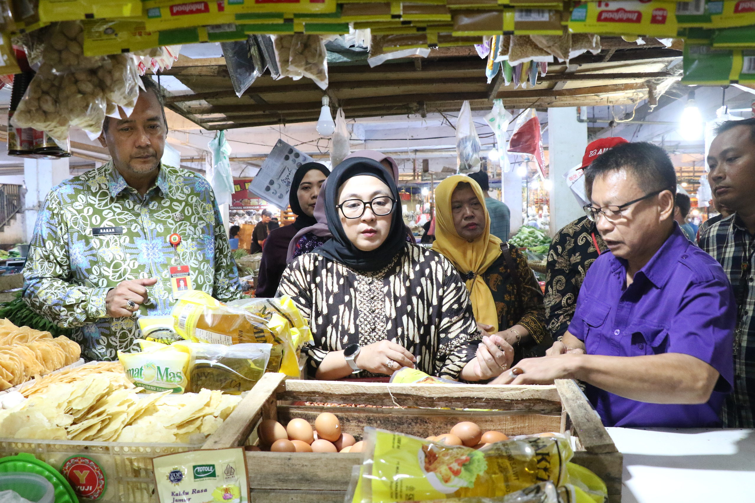 Harga Minyak Naik, Wabup Intan Tinjau Operasi Pasar di Tigaraksa