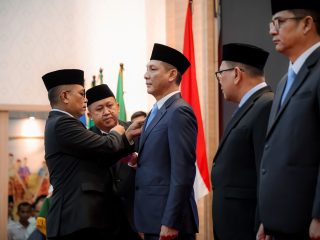 Gubernur Andra Soni Lantik Sekda Banten, Soroti Sinergi Wujudkan 8 Program Prioritas