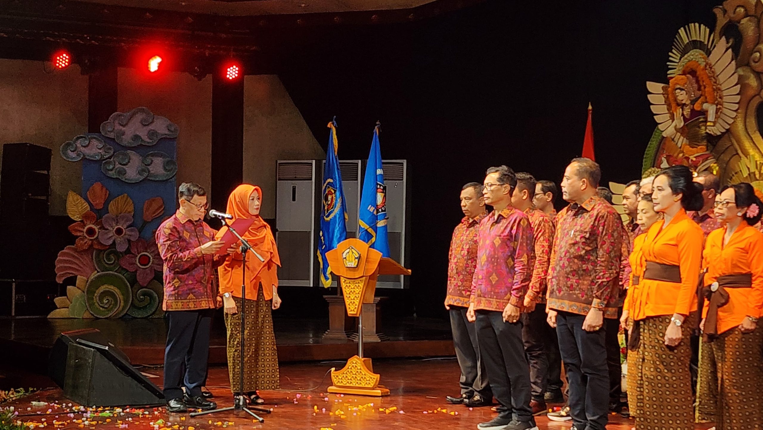 PWI Bali Resmi Dilantik, Hendry CH Bangun Ingatkan Wartawan Jaga Etik