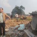 Viral Video Pembongkaran Diduga Bahayakan Warga, Fahrizal Azmi Turun ke Lokasi Proyek Mega Ria Cikupa