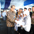 Bagi-Bagi Mushaf dan Santuni Anak Yatim, PERUMDAM TKR Rayakan Hari Pelanggan Nasional