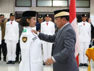 Bupati Maesyal Rasyid Kukuhkan Paskibraka 2025, Titip Pesan Tenang dan Percaya Diri