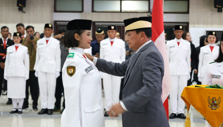 Bupati Maesyal Rasyid Kukuhkan Paskibraka 2025, Titip Pesan Tenang dan Percaya Diri