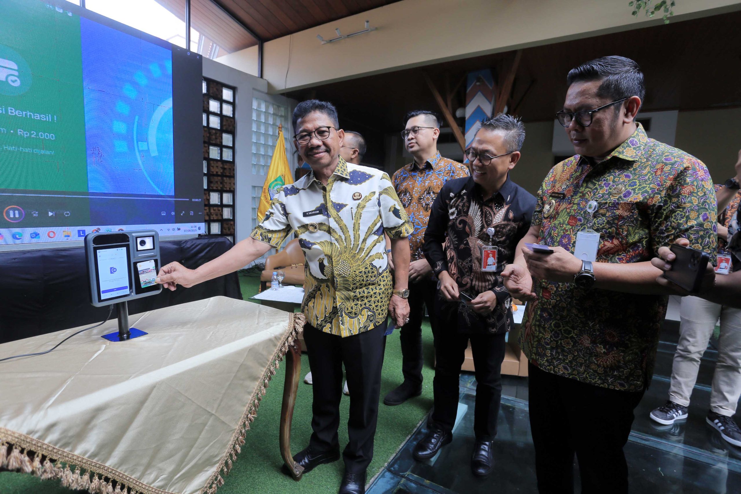 Gak Perlu Ribet! KMT Kini Bisa untuk KRL, Bus Tayo, dan Si Benteng, Gratis pada 17 Agustus!