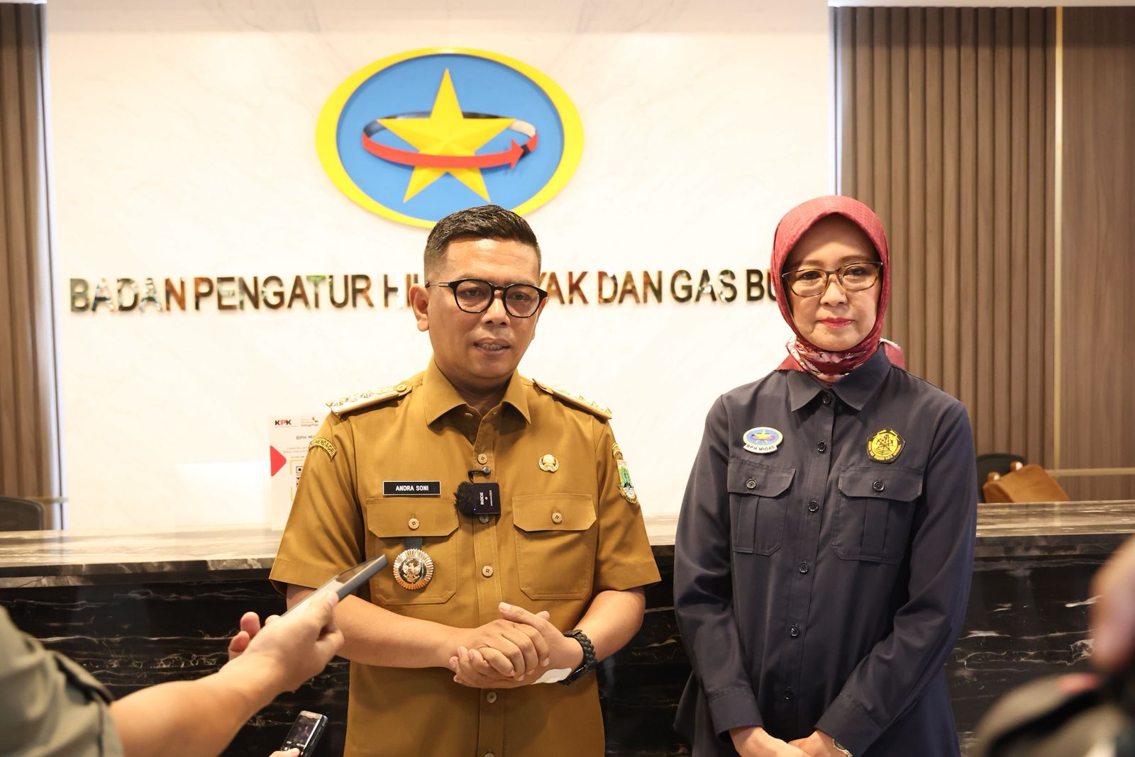 Gubernur Andra Soni Teken Kerja Sama dengan BPH Migas, BBM Subsidi di Banten Dijamin Tepat Sasaran