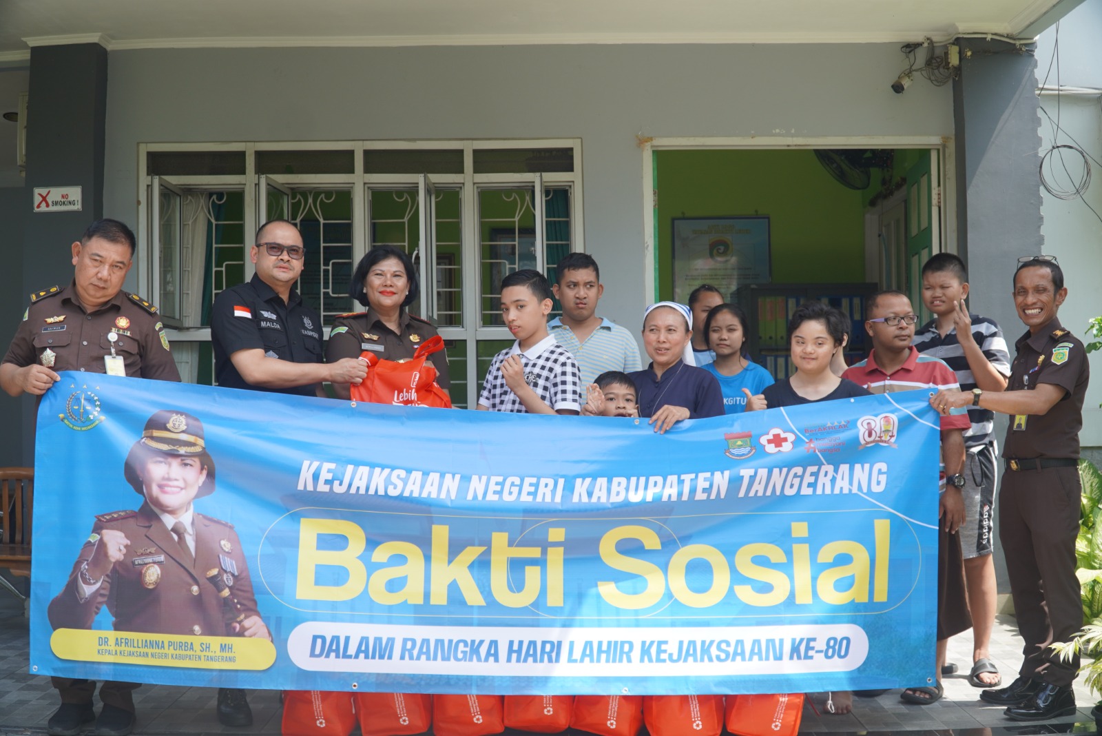 Hari Lahir Kejaksaan ke-80, Kejari Kabupaten Tangerang Berbagi Kasih dengan 100 Anak Yatim-Piatu