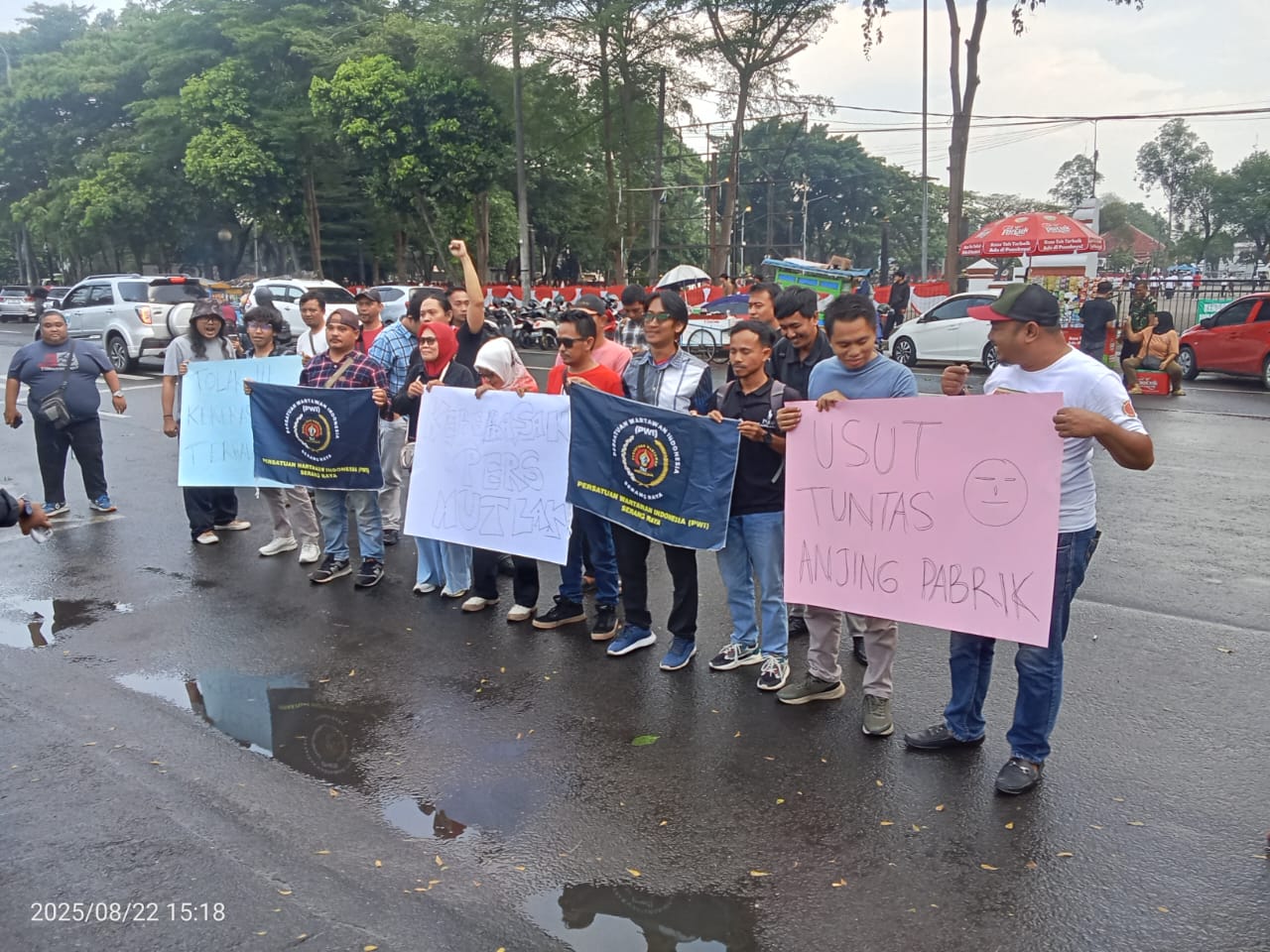 PWI Serang Raya Gelar Aksi Solidaritas, Tuntut Usut Tuntas Pengeroyokan Wartawan di PT GRS