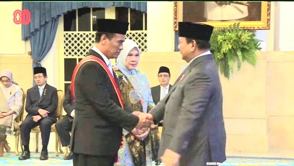 Prestasi Pertanian Cemerlang, Presiden Prabowo Anugerahkan Bintang Mahaputra untuk Amran Sulaiman