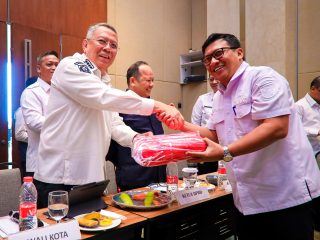 Sambut HUT ke-80 RI, Pemkot Tangsel Sebar 3.780 Bendera Merah Putih di 54 Kelurahan