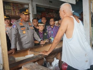 Cegah Peredaran Beras Oplosan, Kapolresta Tangerang Sidak Pasar Gudang Tigaraksa