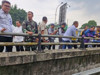 Musim Penghujan, Bupati Tangerang Pantau Kondisi Kali Cirarab