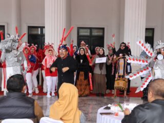 Unik! Biro Setda Banten Tunjukkan Tupoksi Lewat Fashion Show 17-an
