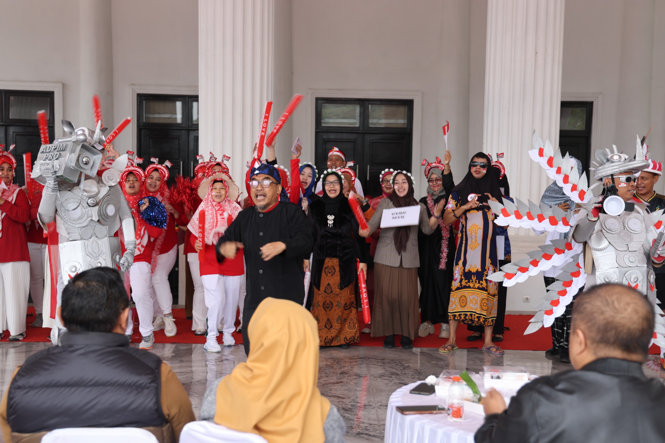 Unik! Biro Setda Banten Tunjukkan Tupoksi Lewat Fashion Show 17-an