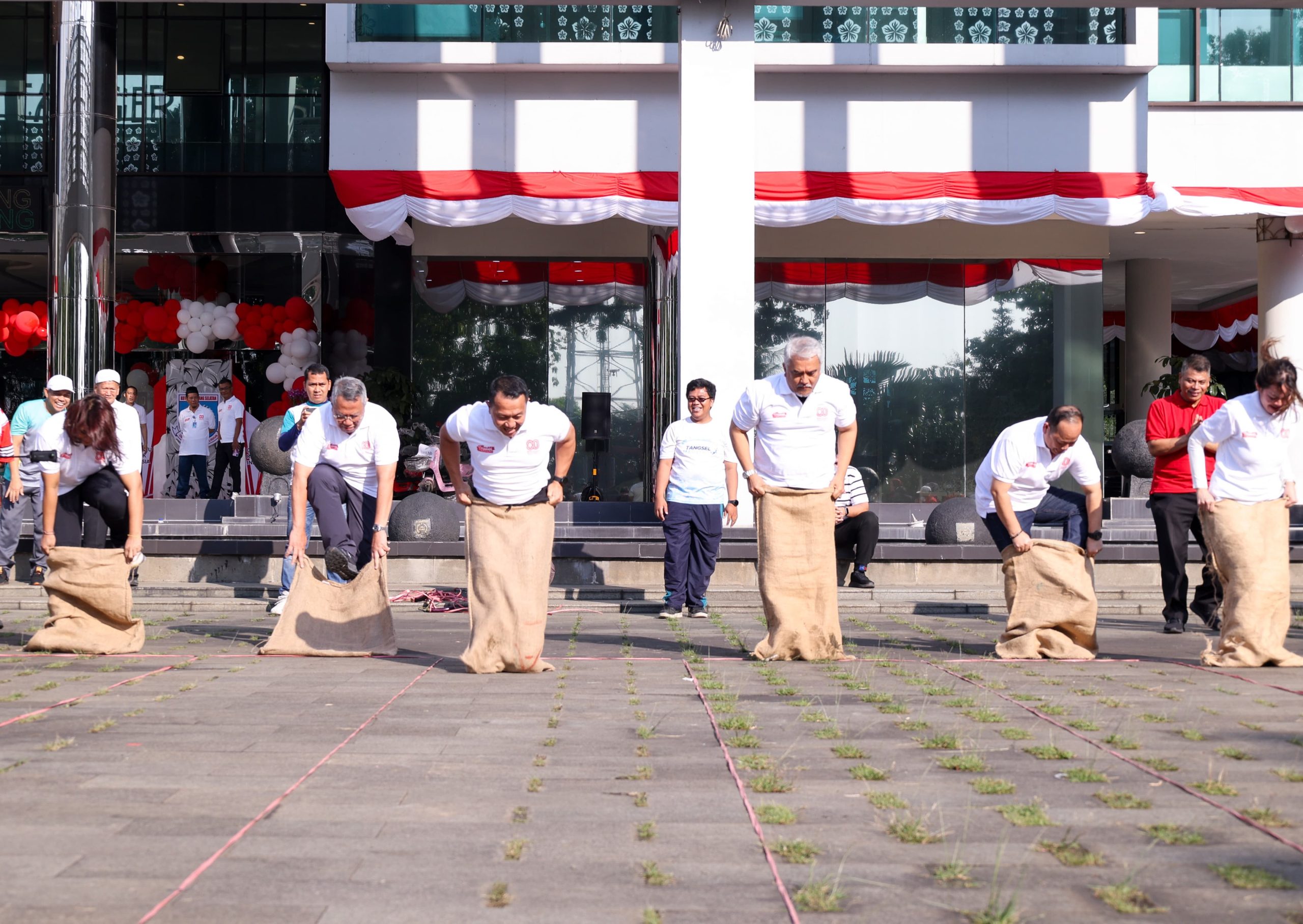 Wali Kota Benyamin dan Forkopimda Tangsel Kompak Meriahkan Lomba HUT RI ke-80