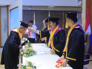Wisuda 390 Lansia, Sekolah Lansia Kota Tangerang Cetak Sejarah Baru di Banten