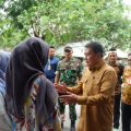 Bupati Tangerang Sambangi Rumah Nabila, Siswi Mauk Penerima Beasiswa SGU