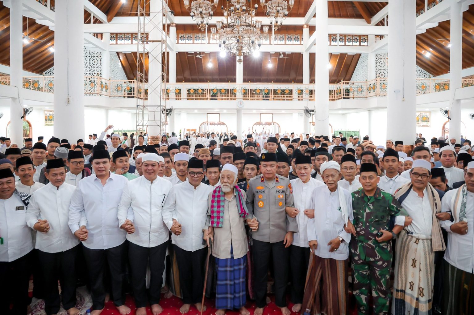 Gubernur Banten Andra Soni Sambangi Ulama, Serukan Persatuan dan Doa Bersama