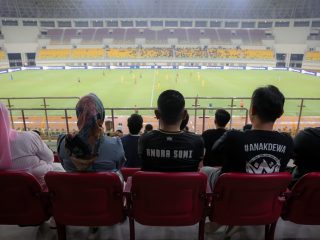 Gubernur Banten Hadiri Laga Dewa United vs Persebaya, BIS Bergemuruh Semangat Persatuan