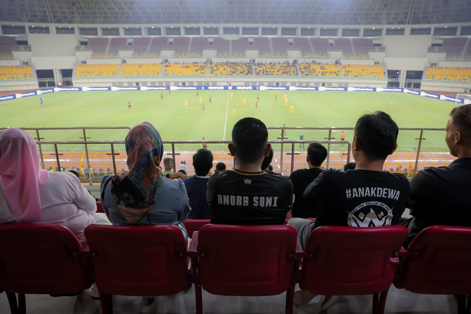 Gubernur Banten Hadiri Laga Dewa United vs Persebaya, BIS Bergemuruh Semangat Persatuan