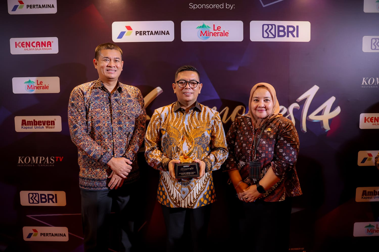 Gubernur Banten Terima Apresiasi Daerah Peduli Iklim Investasi di Malam Puncak HUT Kompas TV