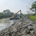 Respon Aspirasi Warga, UPTD SDA V Keruk Sungai Cileles Sepanjang 600 Meter
