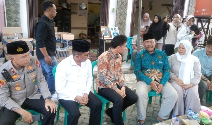 Sampaikan Duka, Pejabat Daerah Banten Takziah ke Rumah Andika