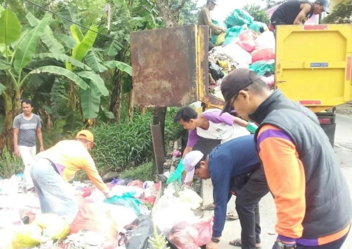 Ironi Sampah Kabupaten Tangerang, Potensi Retribusi Besar, Armada Minim