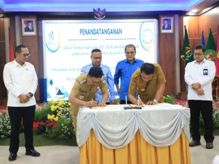 Sinergi Daerah: PERUMDAM TKR Serahkan Aset Air Bersih ke Tirta Benteng, Kajati Banten Beri Apresiasi