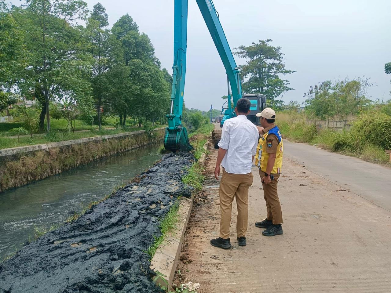 Antisipasi Cuaca Ekstrem, DBMSDA Genjot Normalisasi Saluran di 7 Kecamatan