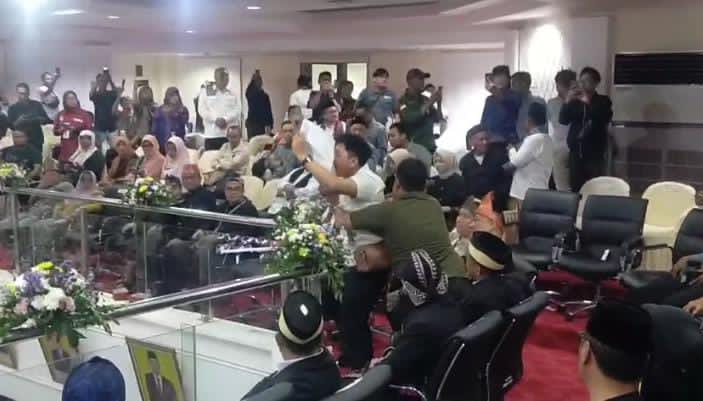 Dihadiri Wapres Ke-13, Paripurna HUT ke-393 Diwarnai Insiden, Mahasiswa: Tangerang Belum Gemilang