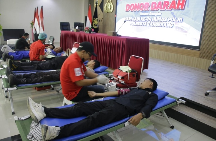 Hari Jadi Humas Polri, Polresta Tangerang Bersama Wartawan Gelar Donor Darah