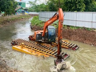 Antisipasi Banjir Tahunan, Pemkot Tangerang Terjunkan Alat Berat untuk Normalisasi Kali Angke